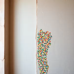 Jak odnowić tynk mozaikowy wewnątrz