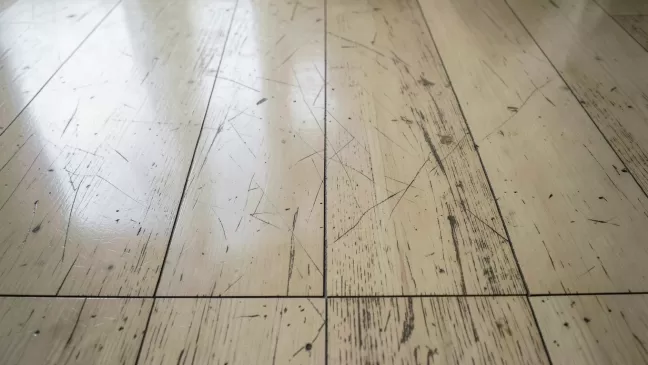 wytarte panele jak odnowić